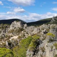 Photo de France - Le Cirque de Mourèze et le Lac du Salagou